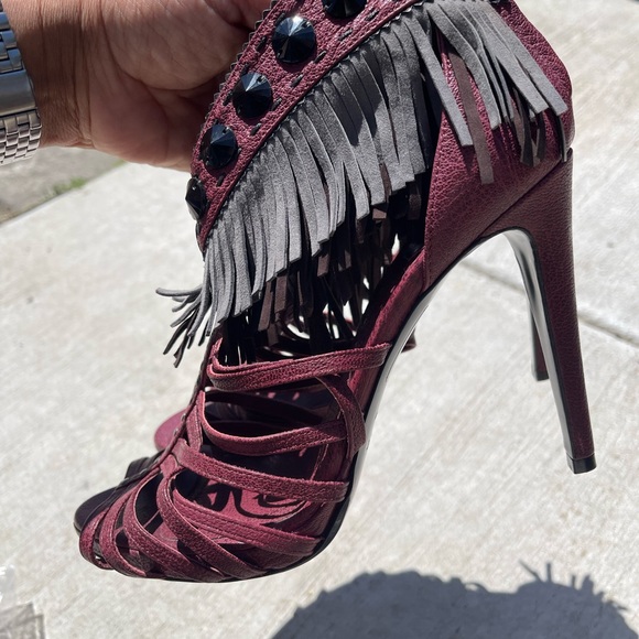 Authentic Christian Dior heels in burgundy leather with grey suede detail. - Picture 12 of 16